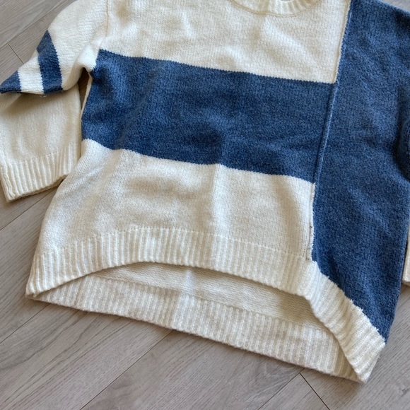 O & O Colorblock Off White Sweater - Picture 3 of 5